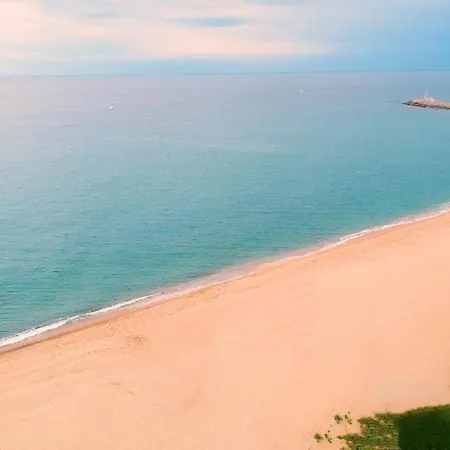 Apartamento Beachfront Sea View, 75m Size And Parking *