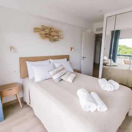 Apartamento Beachfront Sea View, 75m Size And Parking