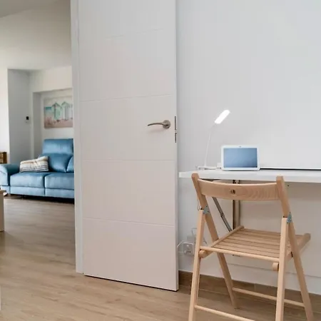 Beachfront Sea View, 75m Size And Parking Apartamento *