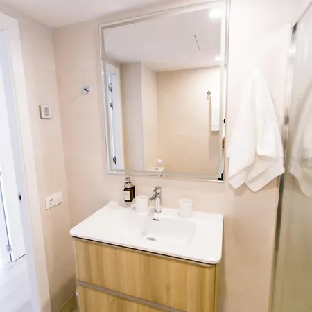 Apartamento Beachfront Sea View, 75m Size And Parking *