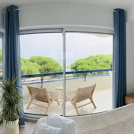 Beachfront Sea View, 75m Size And Parking Apartamento *