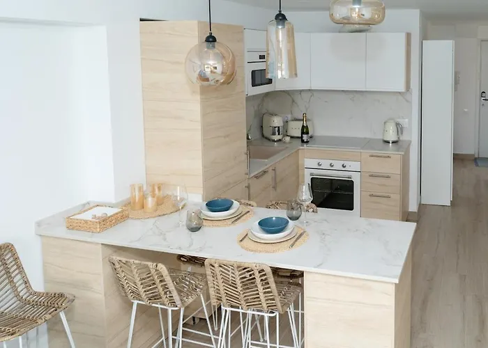 Beachfront Sea View, 75m Size And Parking Appartement