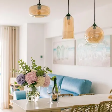 Beachfront Sea View, 75m Size And Parking * פלטחה ד'ארו