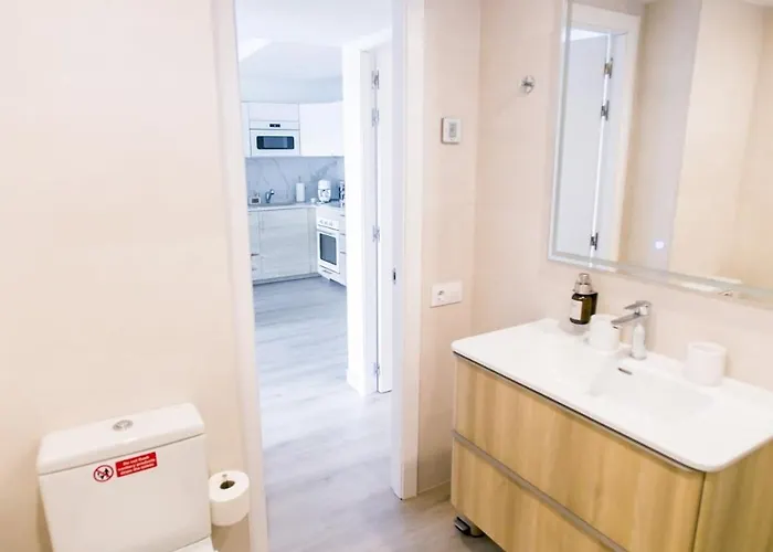 Beachfront Sea View, 75m Size And Parking * פלטחה ד'ארו