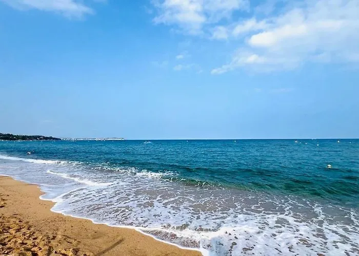 Beachfront Sea View, 75m Size And Parking פלטחה ד'ארו